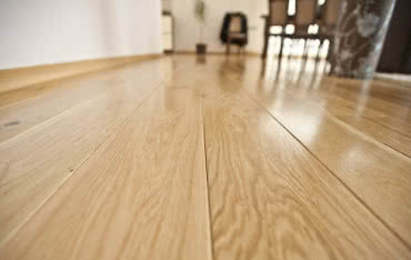 Posadzki z litego drewna - rodzaje i wykonanie