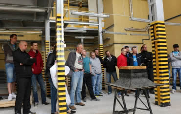 Dekarskie manewry na poligonie IZOHAN