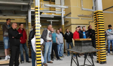 Dekarskie manewry na poligonie IZOHAN