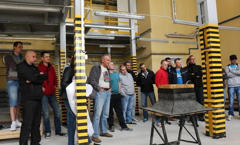 Dekarskie manewry na poligonie IZOHAN