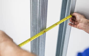 Jakie profile do suchej zabudowy wybrać? Różnice, zastosowanie i praktyczne wskazówki