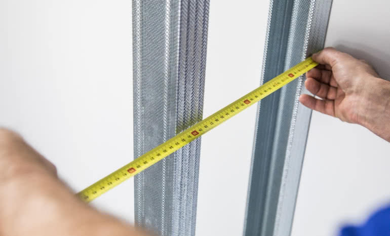 Jakie profile do suchej zabudowy wybrać? Różnice, zastosowanie i praktyczne wskazówki