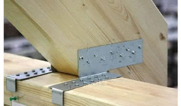 Jak prawidłowo połączyć więźbę dachową?