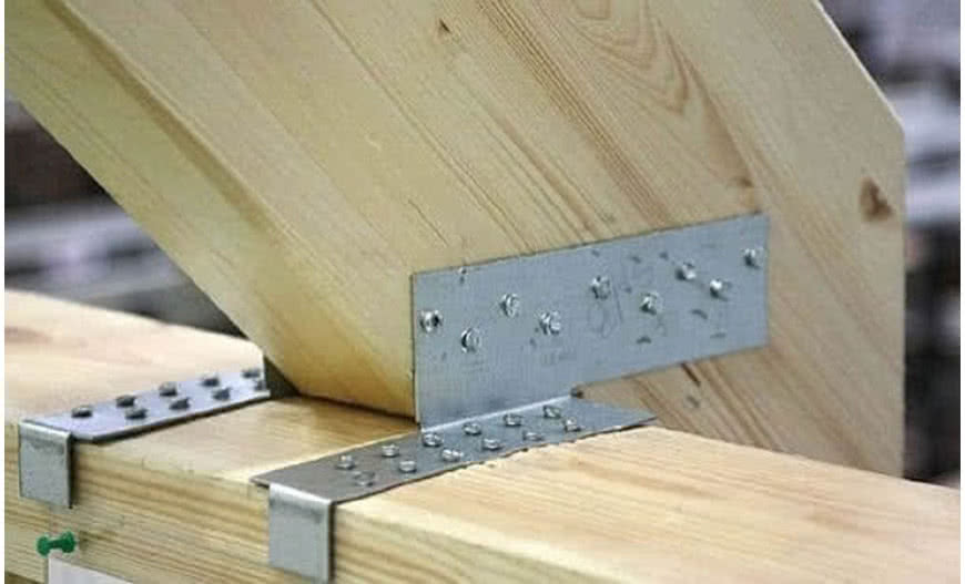 Jak prawidłowo połączyć więźbę dachową?