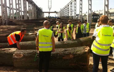 Finaliści konkursu "Kreacje z natury" odwiedzili fabrykę Barlinka