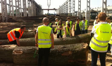Finaliści konkursu "Kreacje z natury" odwiedzili fabrykę Barlinka