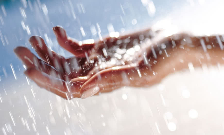 Deszczownia i pompa głębinowa - skuteczny sposób na suszę