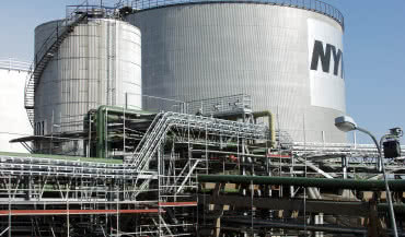 Znaczenie wiatru w izolowaniu instalacji przemysłowych