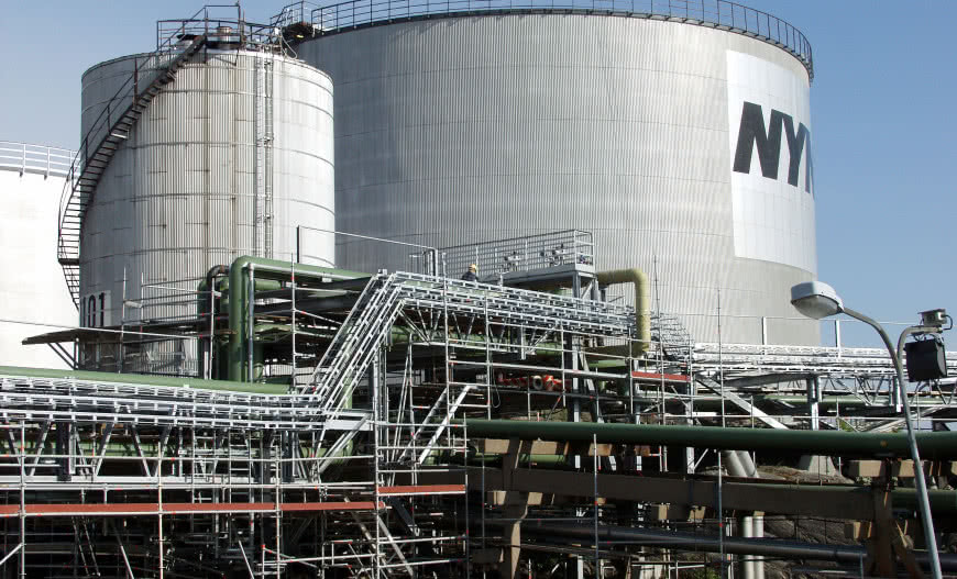 Znaczenie wiatru w izolowaniu instalacji przemysłowych