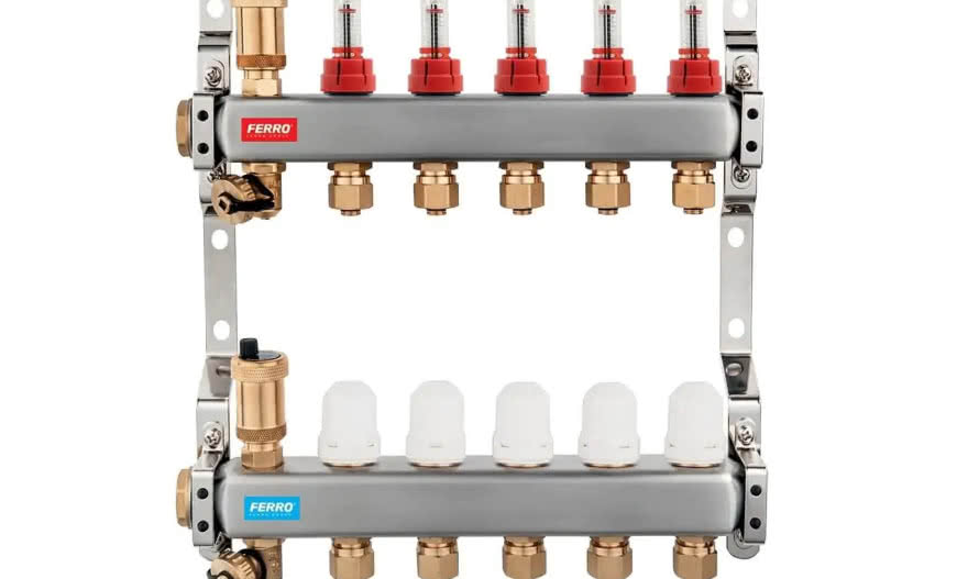 Rozdzielacz mosiężny czy stalowy?
