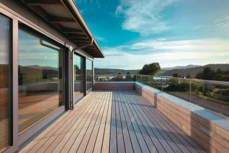 Okna drewniane cechuje duża wytrzymałość na zmiany temperatury.