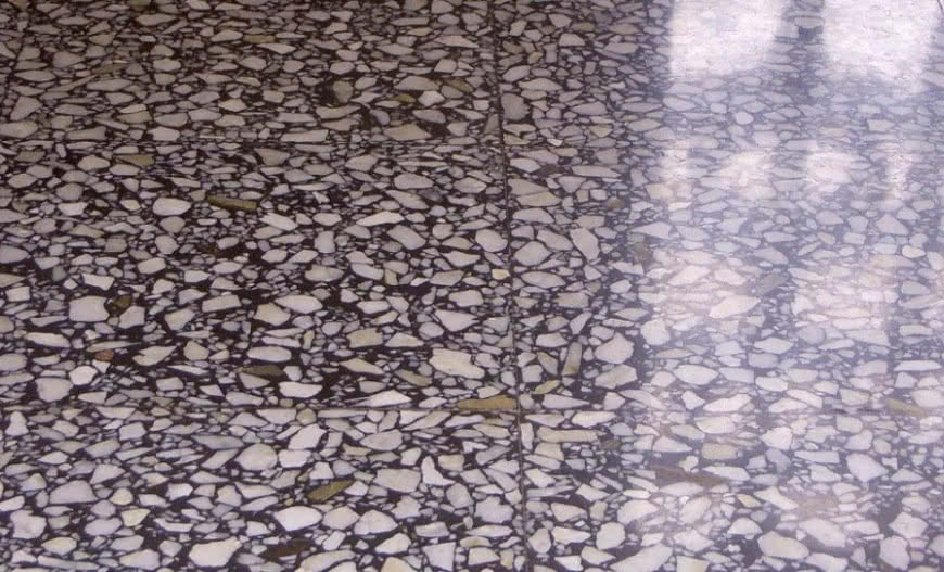 Czyszczenie podłóg, blatów i schodów z lastryko