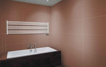 Nowy trend - poprzeczne grzejniki łazienkowe