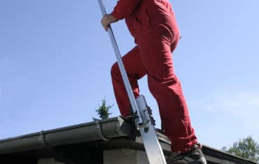 Przegląd dachu. Obowiązki właścicieli budynków oraz bhp