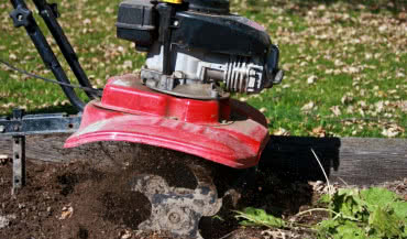 Odchwaszczanie, spulchnianie, przygotowanie gleby - glebogryzarka poradzi sobie z wszystkim!