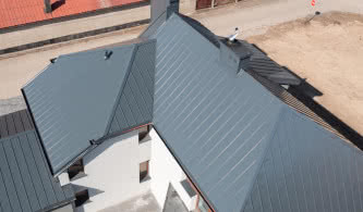 Trwałość powłok: ocynk, alucynk czy cynkowo-magnezowa? Przewodnik po zabezpieczeniu pokryć dachowych