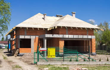 Dom murowany – wady i alternatywy