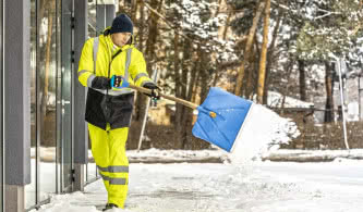 Robocze kurtki zimowe: jak wybrać model zapewniający ciepło i bezpieczeństwo?