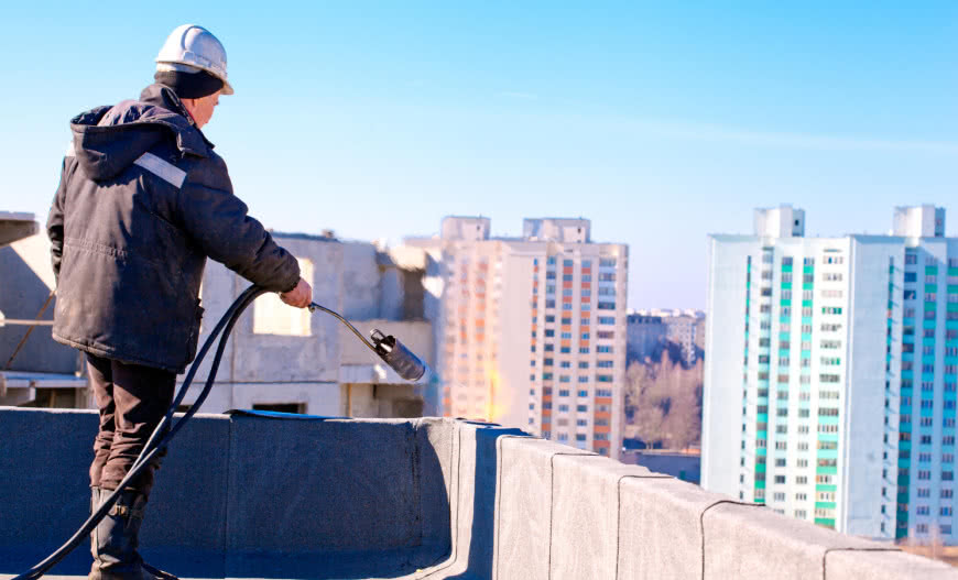 O czym musisz wiedzieć, izolując dach płaski?