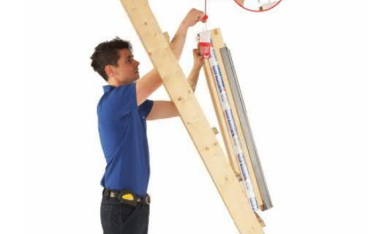 Montaż okna dachowego w 4 szybkich krokach