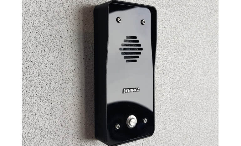 Domofon bezprzewodowy z aplikacją – jak działa i czy warto go kupić?