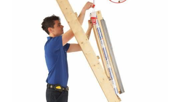 Montaż okna dachowego w 4 szybkich krokach