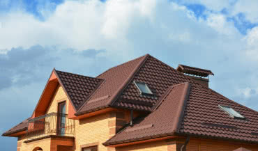 Dobrze skomponowany dach wielopołaciowy