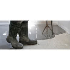 Płynny jastrych cementowy weber.floor FLOW