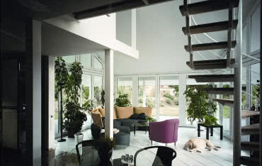 Jak bezpiecznie i dobrze umyć okna?