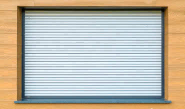 Rolety zewnętrzne czy żaluzje fasadowe?