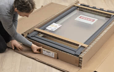 Nowe opakowania okien dachowych VELUX bez dodatku plastiku