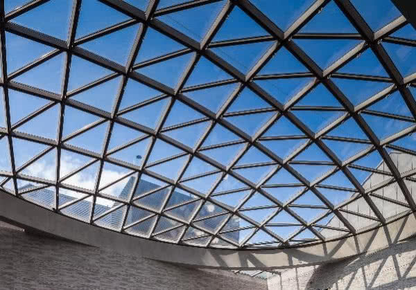 Szkło SunGuard SN 29/18 i LamiGlass Acoustic do okien i przeszkleń dachowych