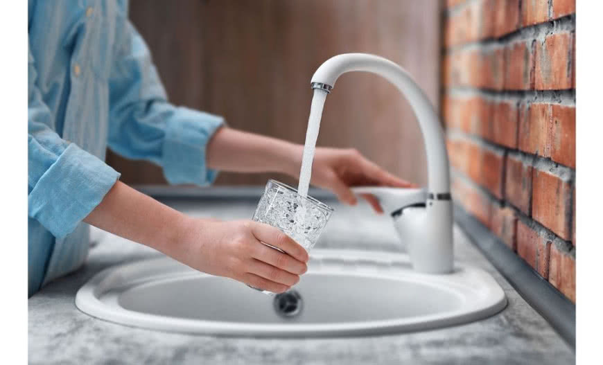 Instalacja wodna w budynkach jednorodzinnych – o czym należy pamiętać? 