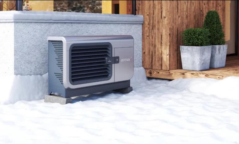 Defrost: dlaczego pompa ciepła „dymi”? Wyjaśniamy, że to nie dym, a para wodna!