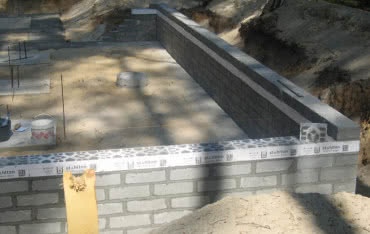 Czy izolacja pionowa fundamentu jest zawsze potrzebna?