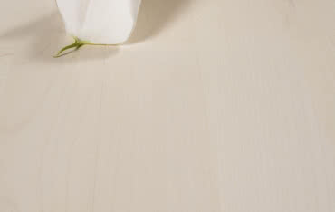 Drewno europejskie pod nogami - moda na drewniane podłogi