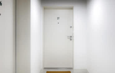 Drzwi prawe czy lewe? Jak je rozróżnić? Które wybrać?