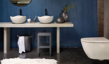 Stylowa łazienka pełna wzorów i tekstur