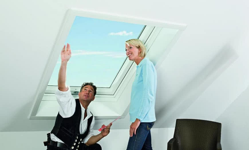 Jakie są możliwości regulacji okien dachowych Roto?