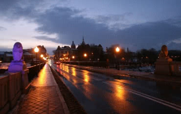 Słabsze lampy - większa oszczędność