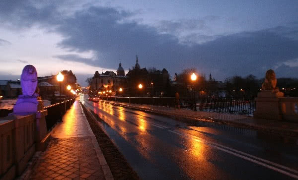 Słabsze lampy - większa oszczędność