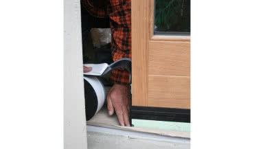 Montaż drzwi zewnętrznych zimą