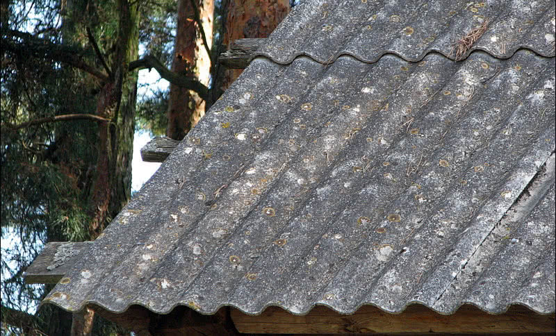 Szwajcarski miliarder i belgijski baron skazani za śmiertelne skutki produkcji azbestu