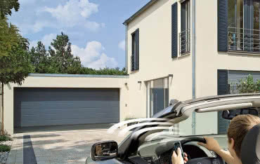 SupraMatic 4 i ProMatic 4 - niezawodne napędy do bram garażowych