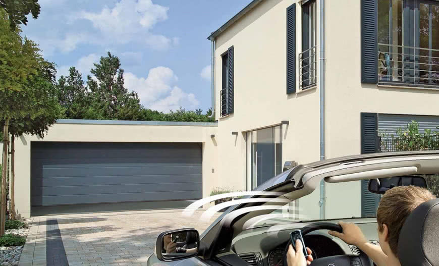 SupraMatic 4 i ProMatic 4 - niezawodne napędy do bram garażowych