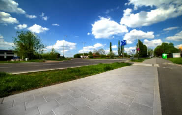 Libet dostarcza płyty na łódzkie chodniki