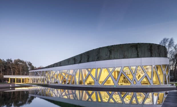 Szkło SunGuard SuperNeutral firmy Guardian w najnowocześniejszych centrach hotelowo-konferencyjnych