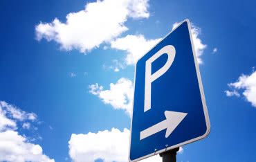 Znaki drogowe – co warto wiedzieć przed zakupem?