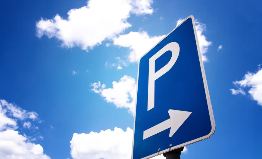 Znaki drogowe – co warto wiedzieć przed zakupem?