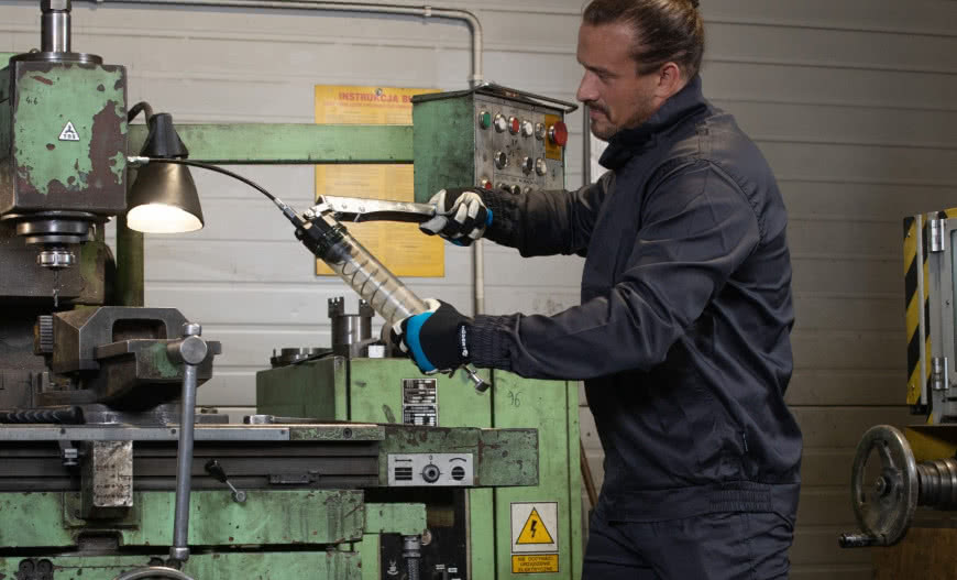 Odzież robocza: co musi zapewnić pracodawca, a co możesz kupić sam?